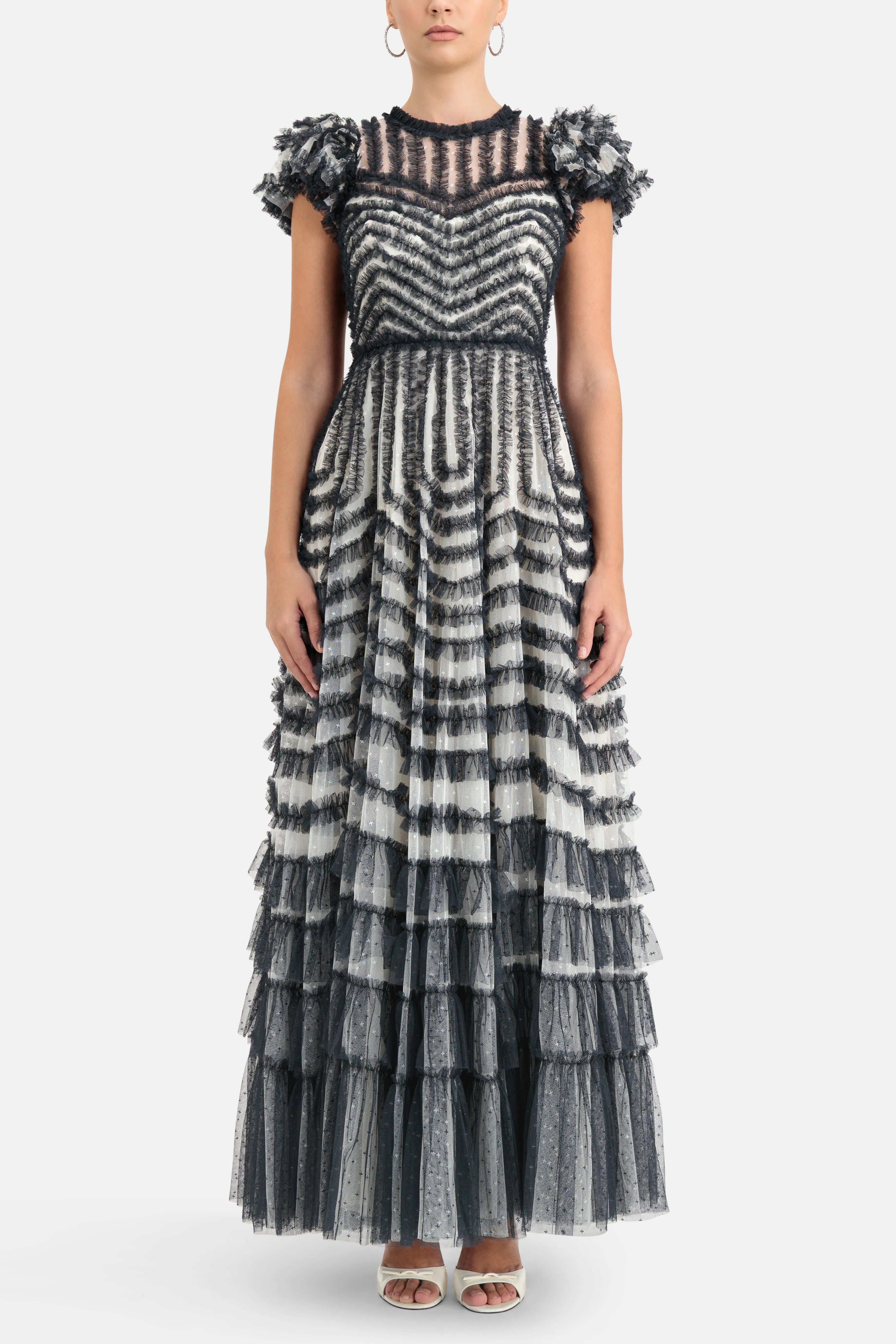 La Vie En Rose Round Neck Short Sleeves Evening Dress in Black