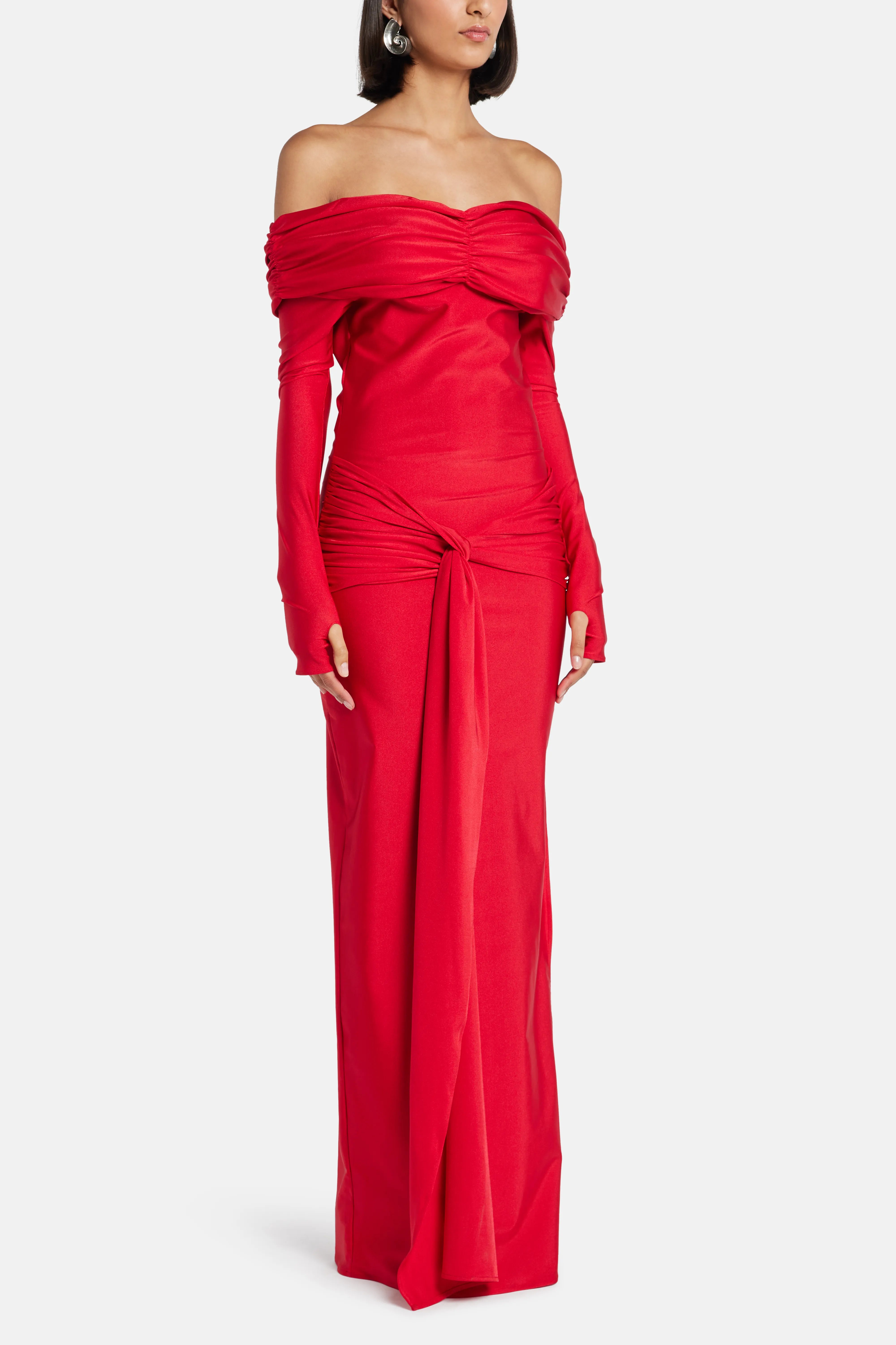 فستان ماكسي هايكو أحمر بكتفين مكشوفين