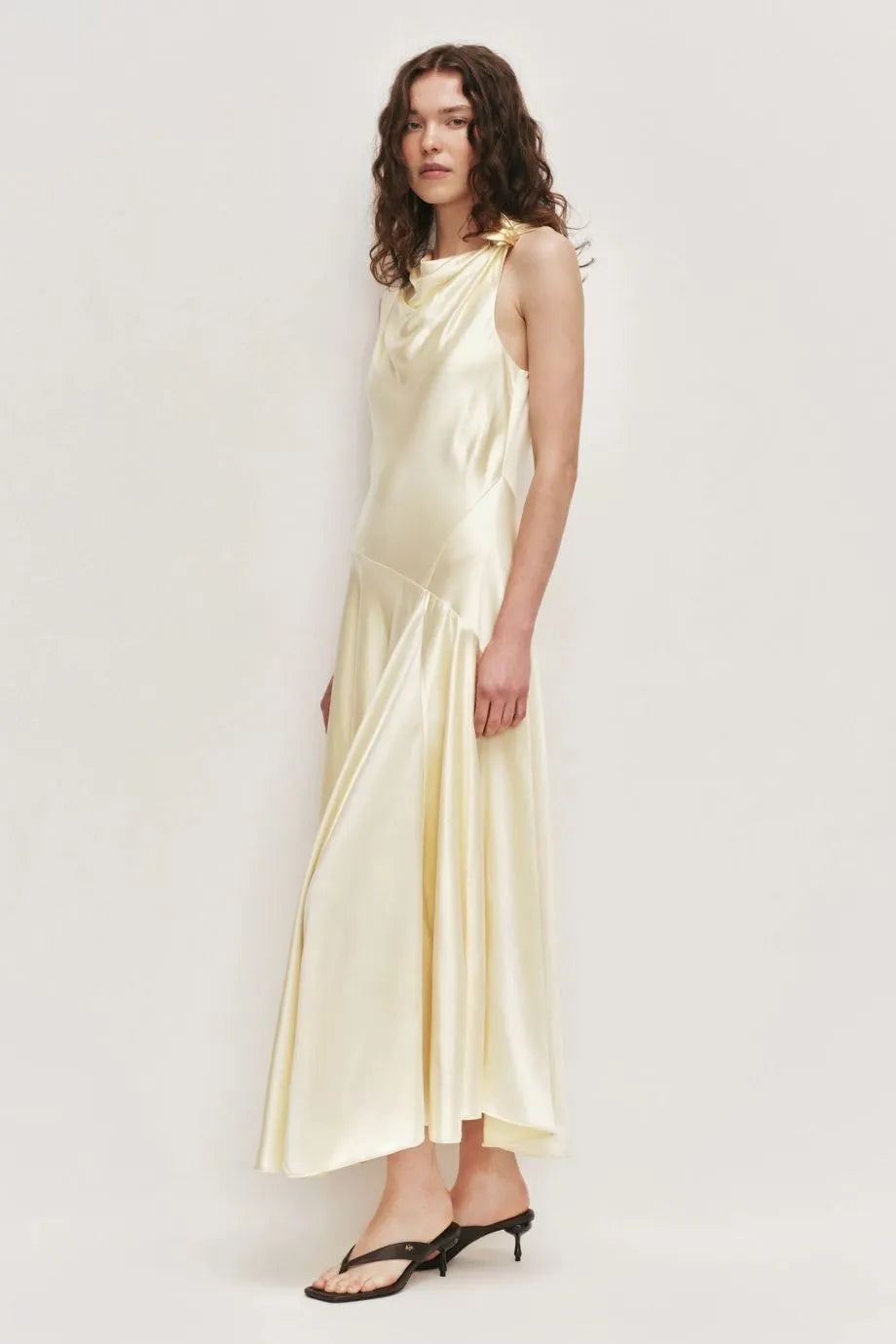 Siren Sleeveless Midi Dress in Yellow
