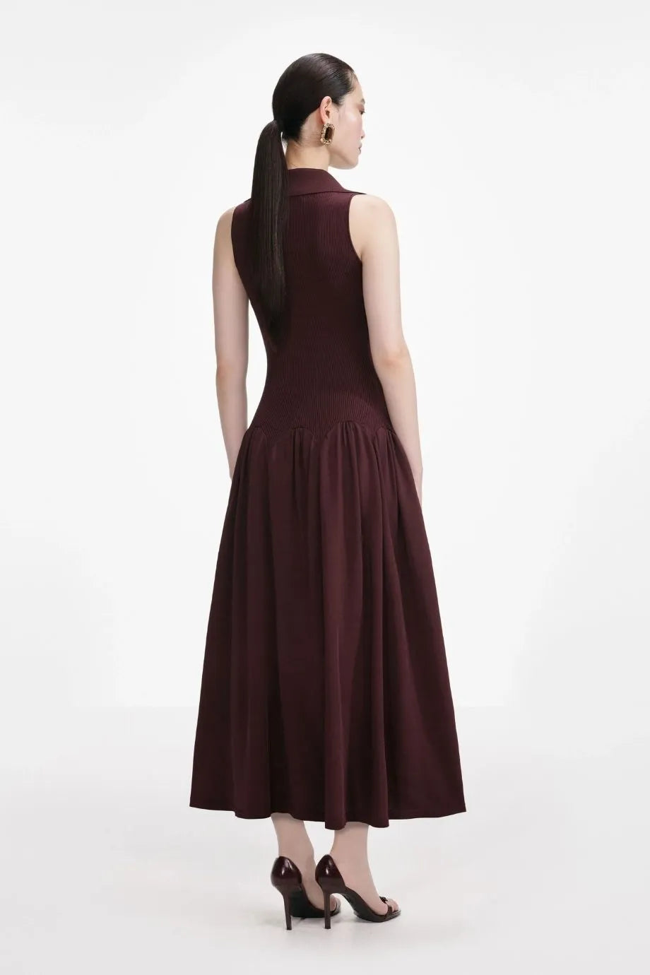 Ribbed Knit Sleeveless Maxi Dress in Brown