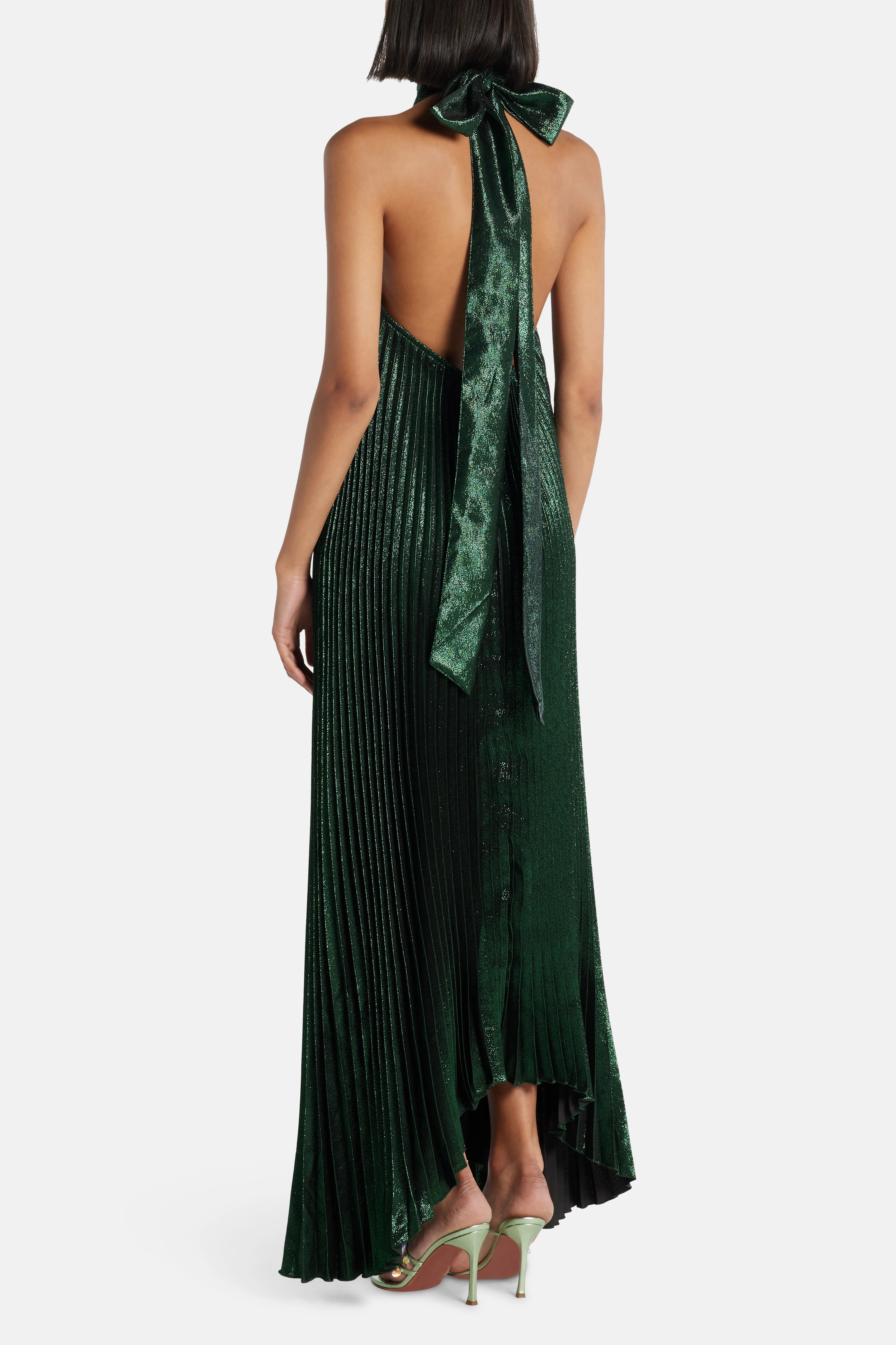 فستان سهرة أولمبيا أخضر لامع بكمات مطوية