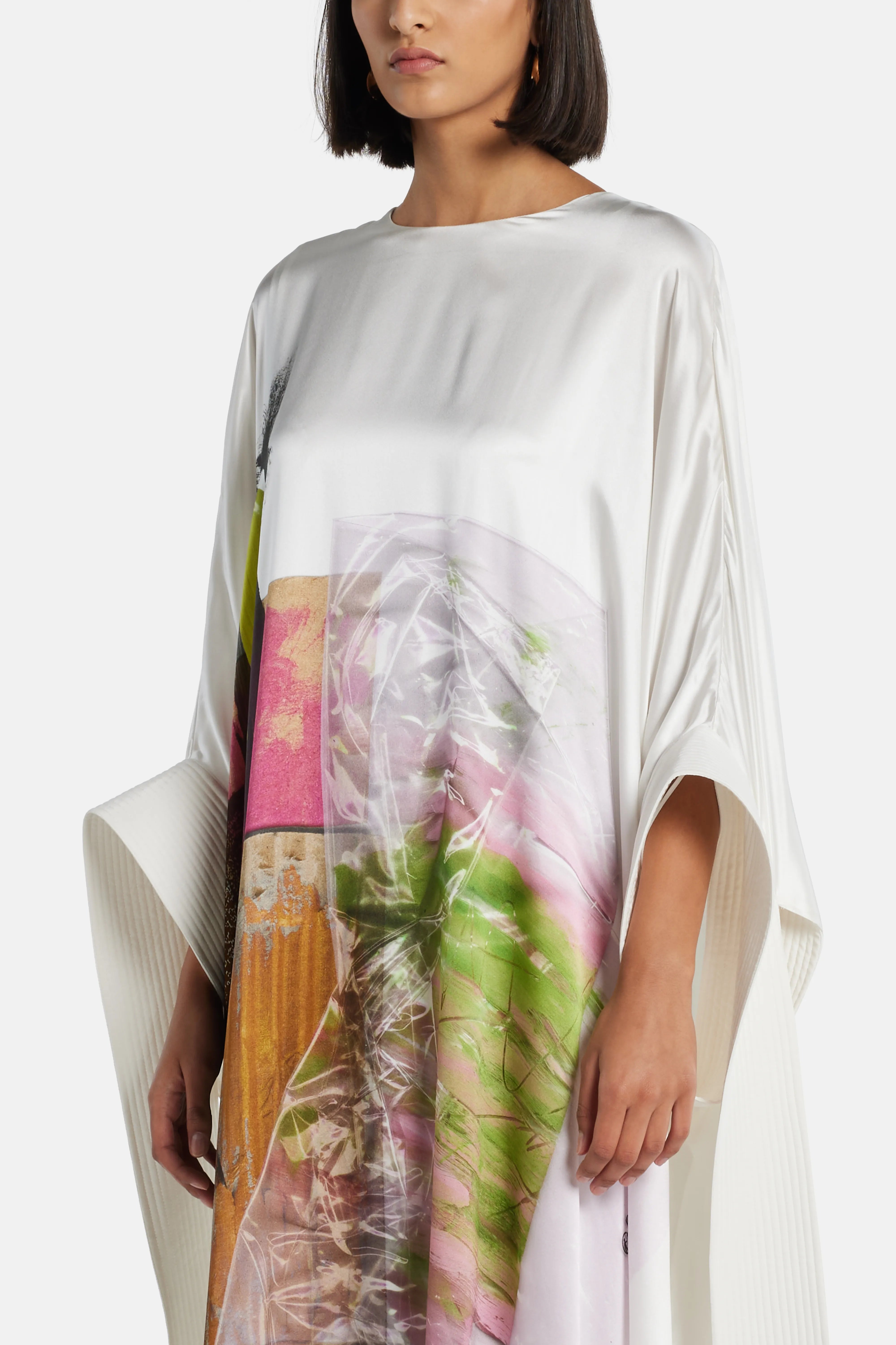 فستان إيفادين ماكسي من الحرير باللون الأبيض