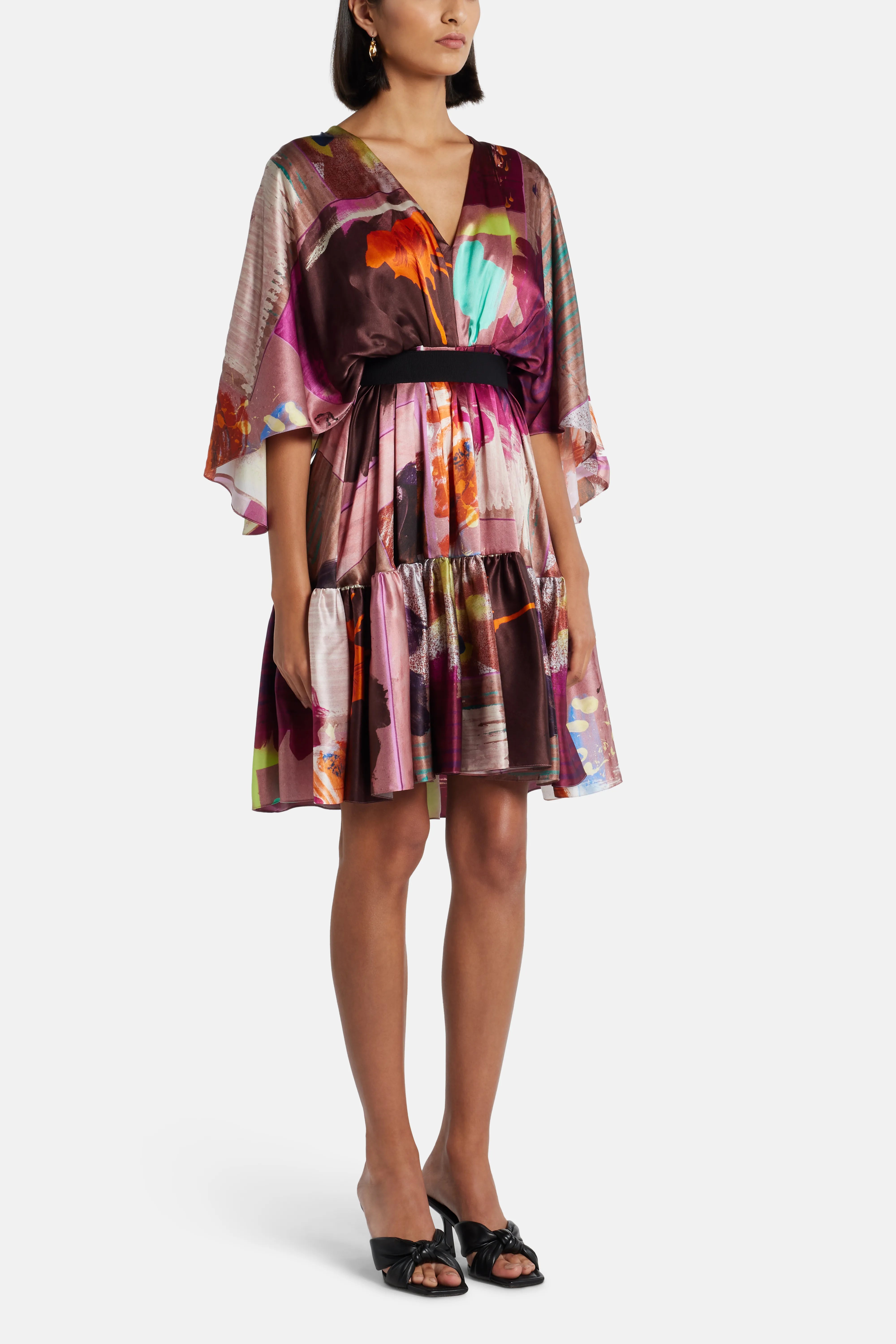 فستان ياسمين قصير من الحرير باللون الوردي