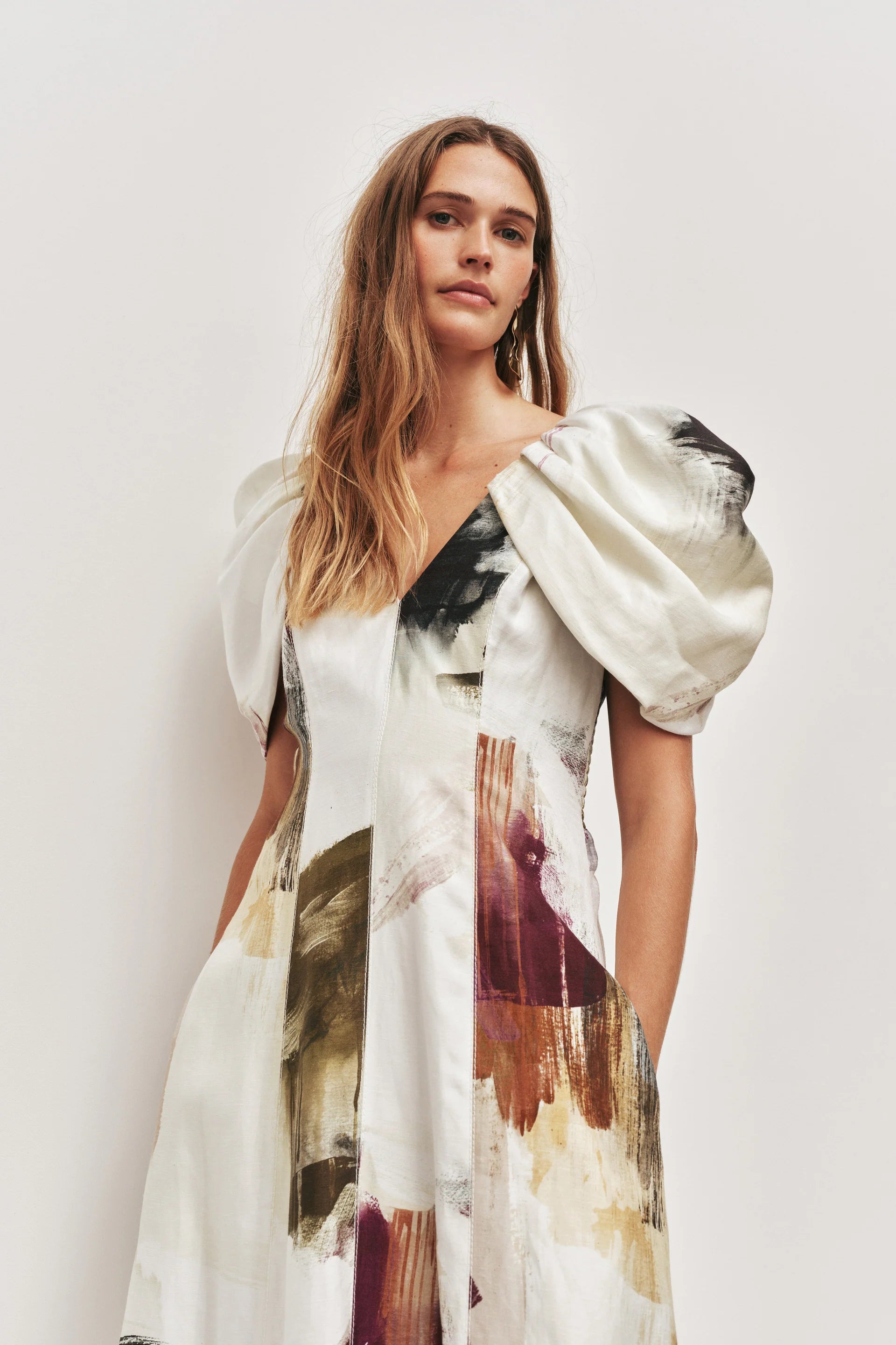 Bisou Puff Sleeves Midi Dress In White