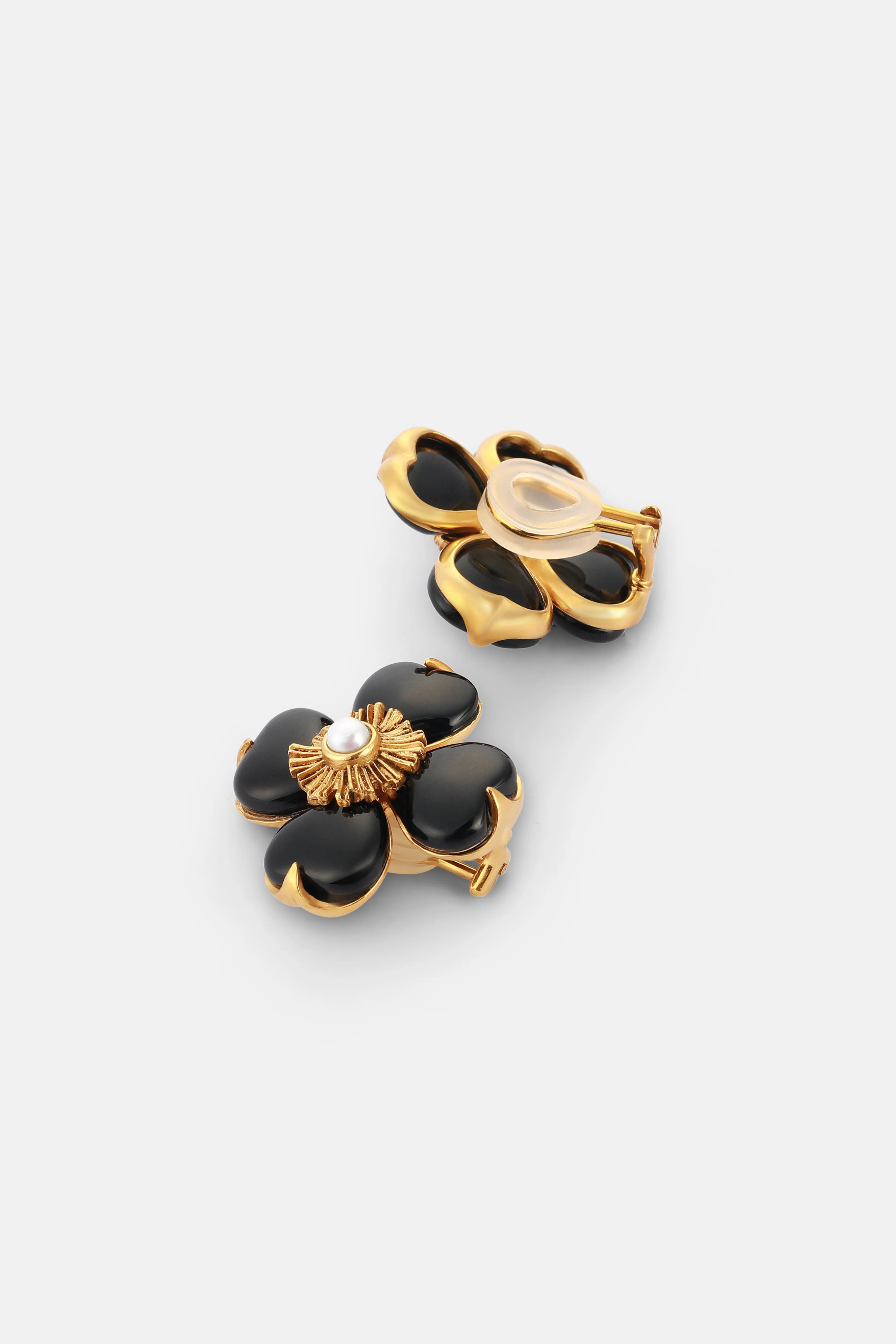 أقراط "Clip Trefle Agate" باللون الأسود