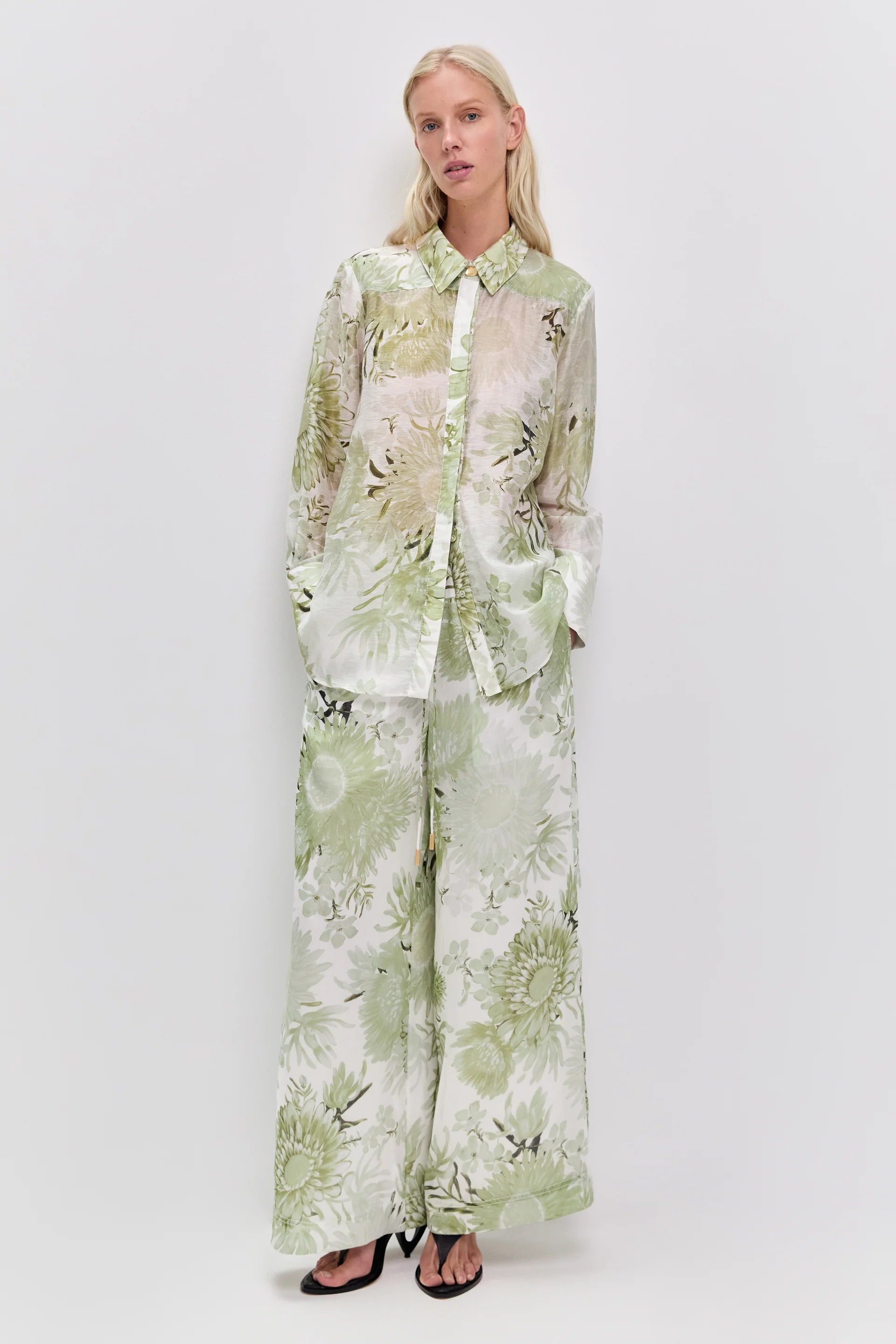 Reflector Floral Long Sleeves Linen Shirt in White