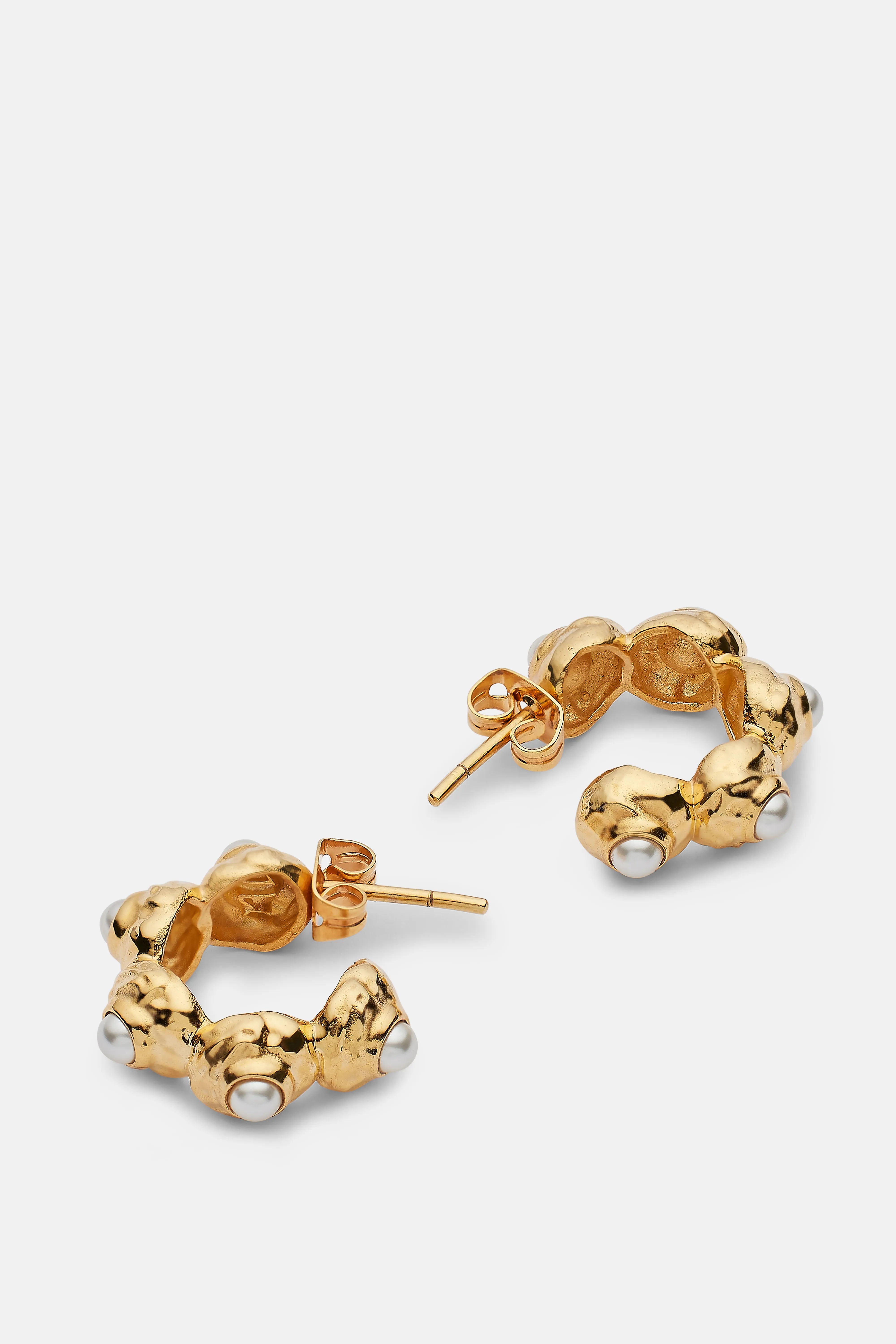 Extra Small Statement Hoop Earrings With White Pearls in Gold