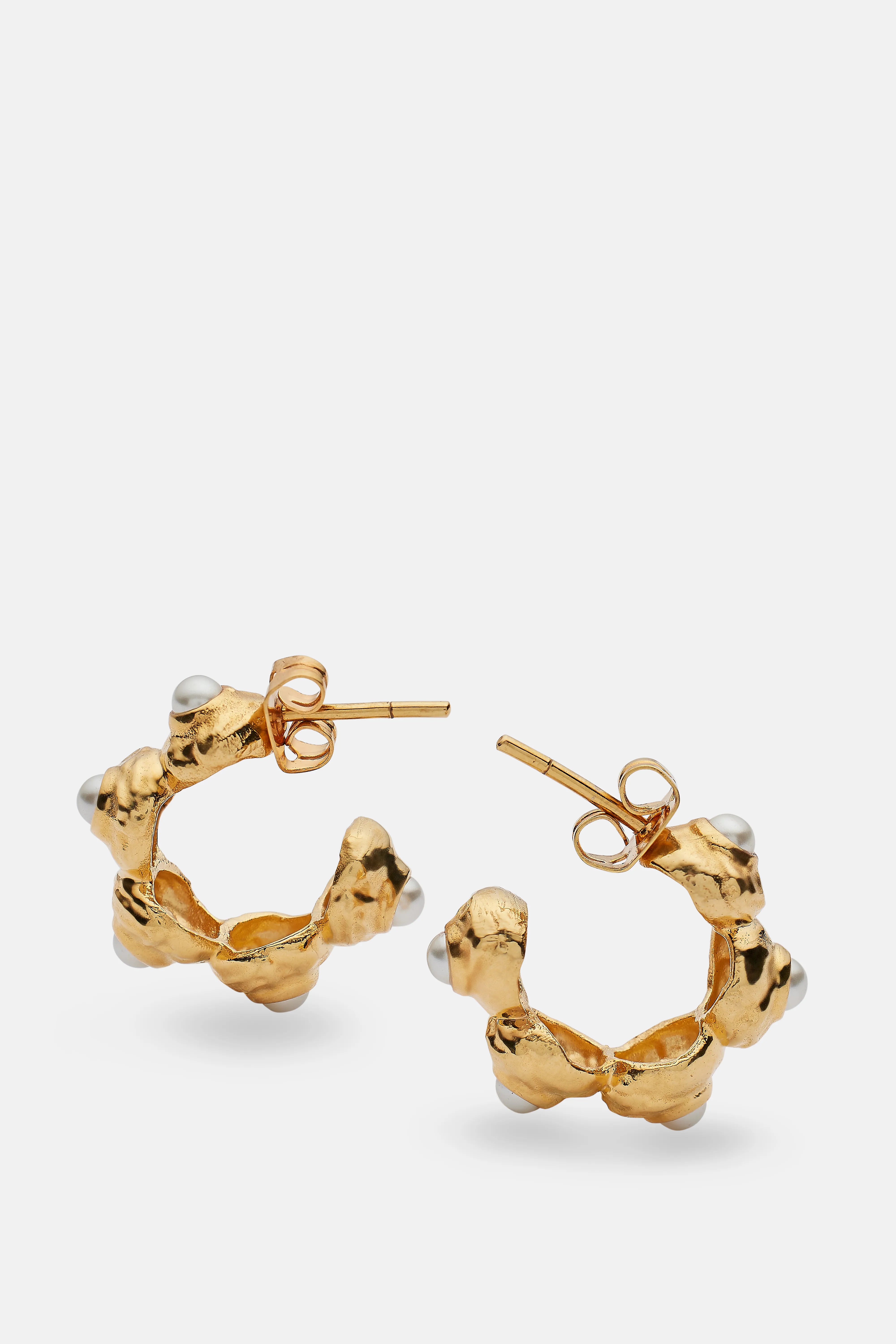 Extra Small Statement Hoop Earrings With White Pearls in Gold