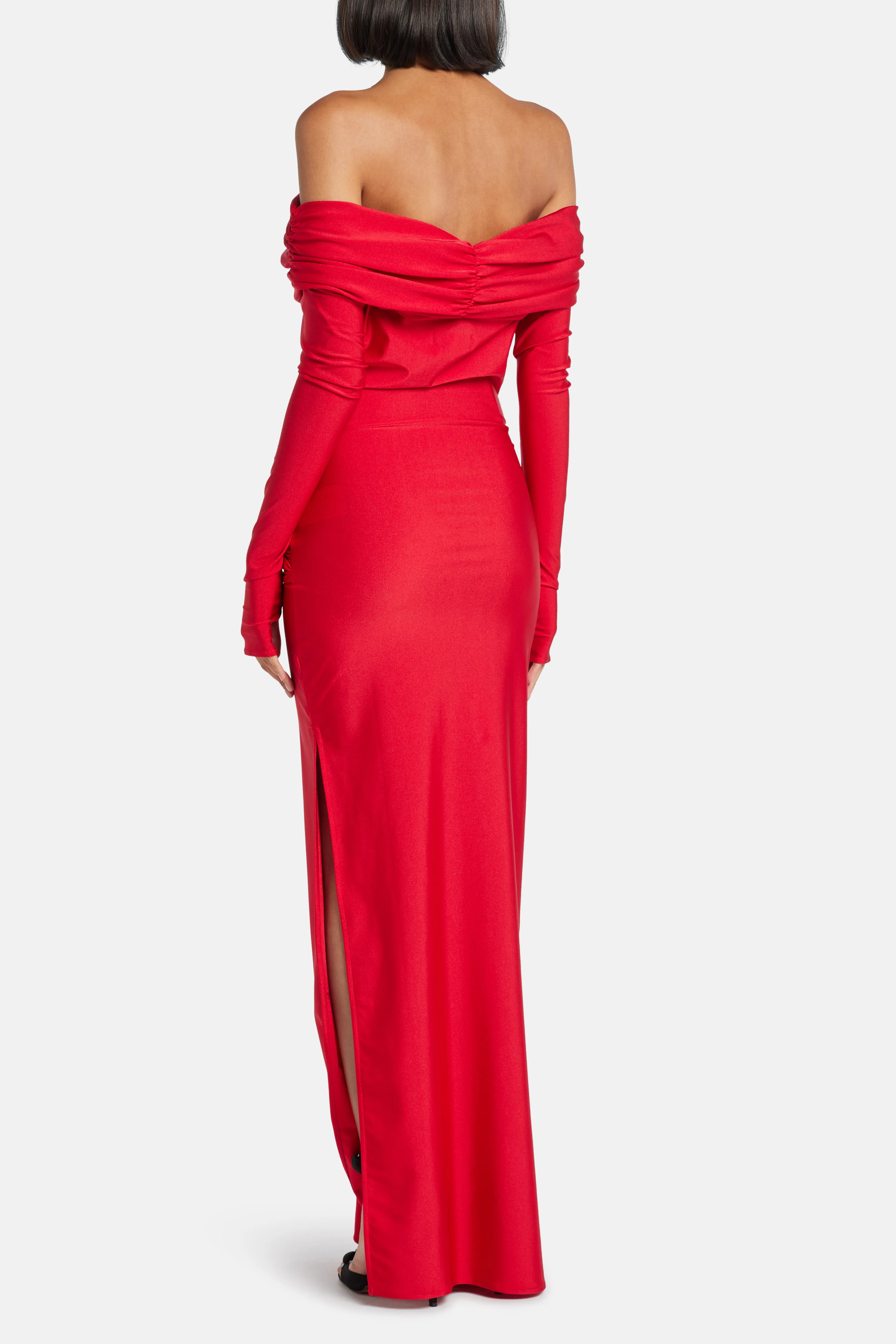 فستان ماكسي هايكو أحمر بكتفين مكشوفين