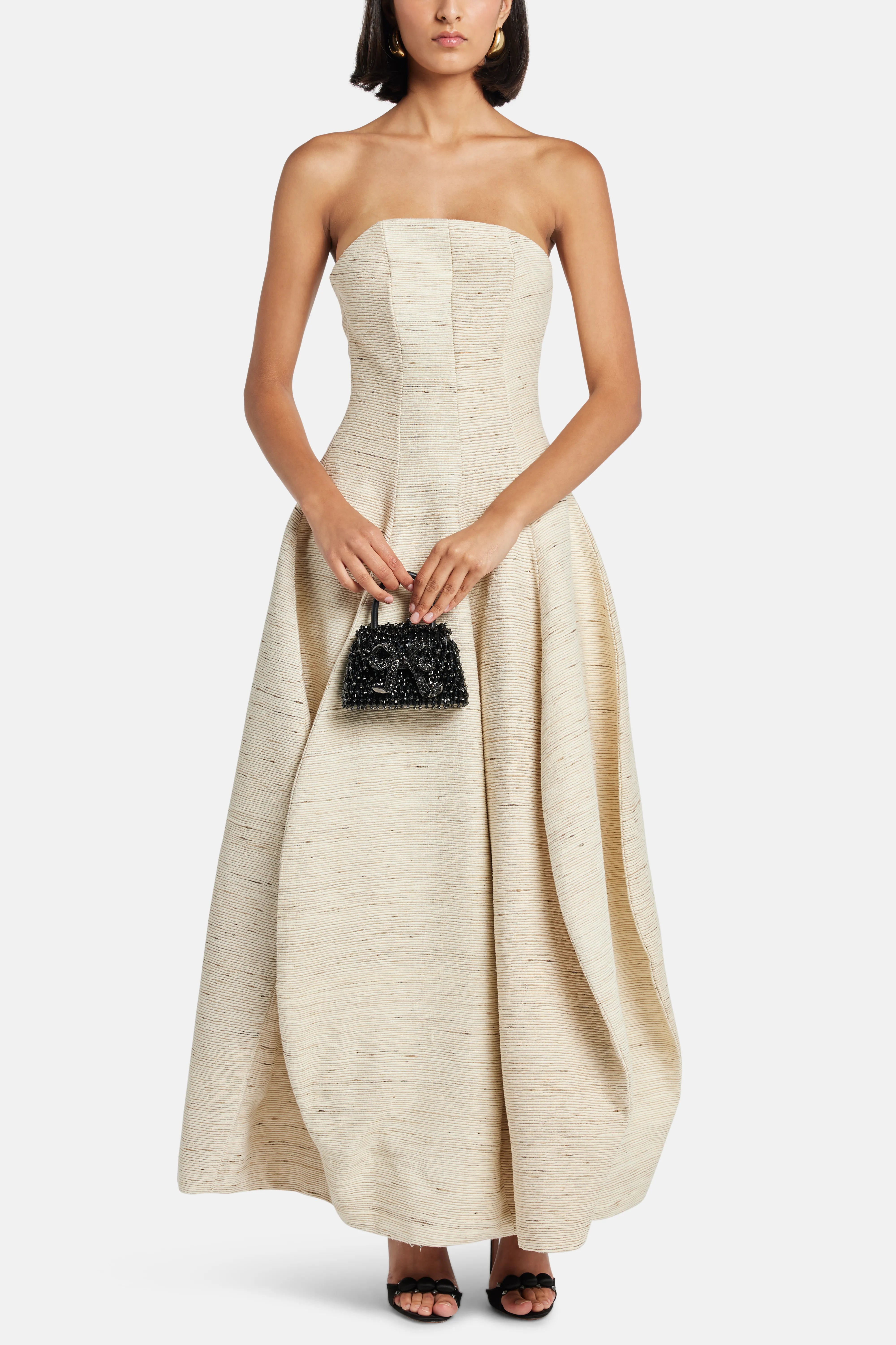 فستان سانتو دومينغو طويل من الحرير بدون أكمام بلون بيج