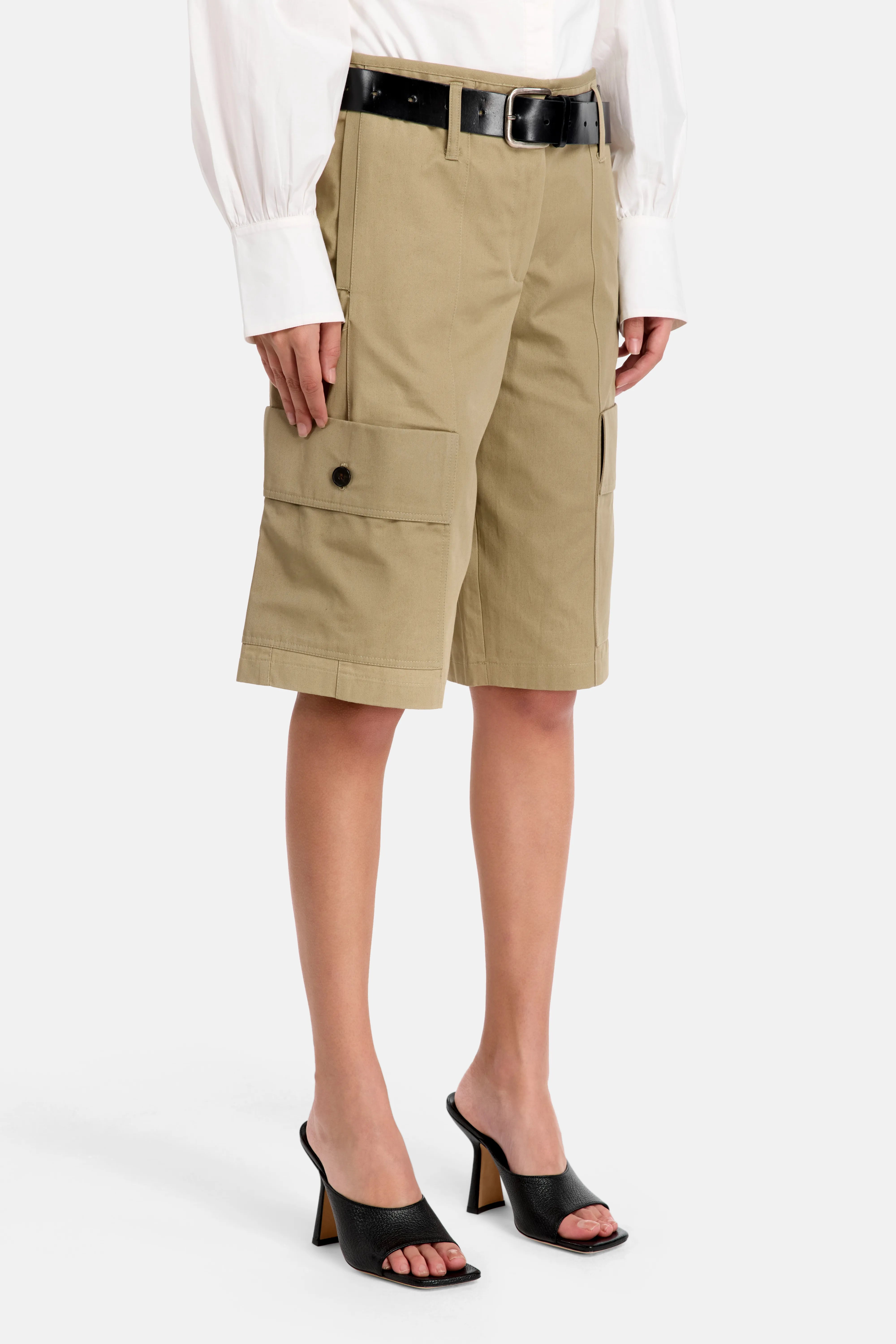 Izyra Cotton Cargo Shorts in Beige