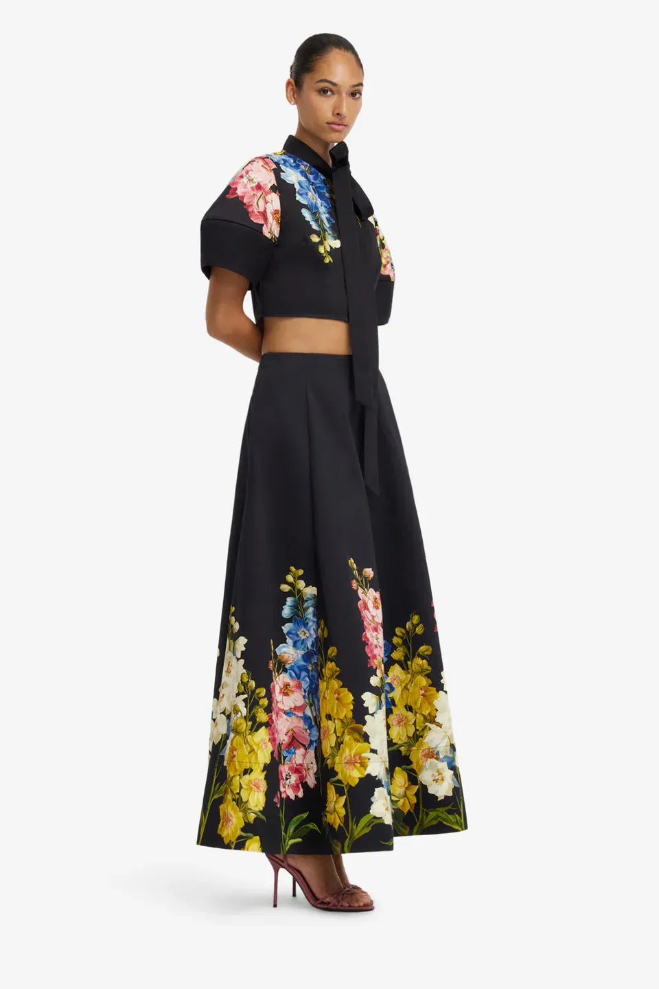 Molly Snapdragon Floral Puff Sleeves Crop Top in Black