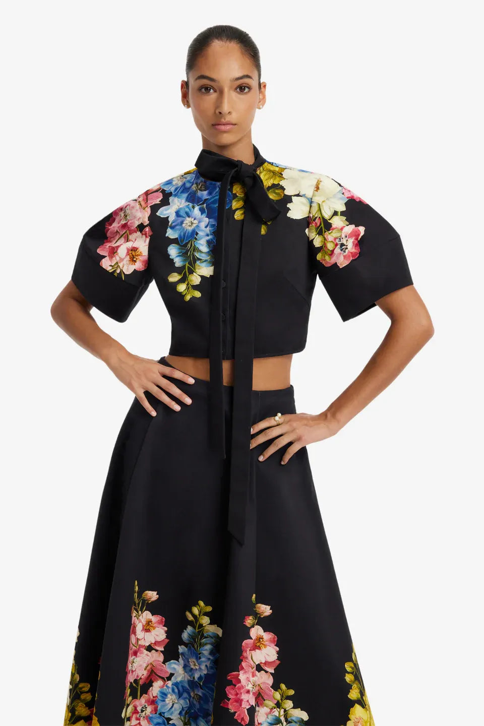 Molly Snapdragon Floral Puff Sleeves Cotton Crop Top in Black