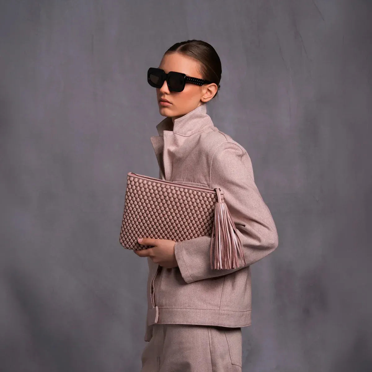 Pochette Extra Large Nappa Bubble Salvia Nacre Pouch Bag in Pink