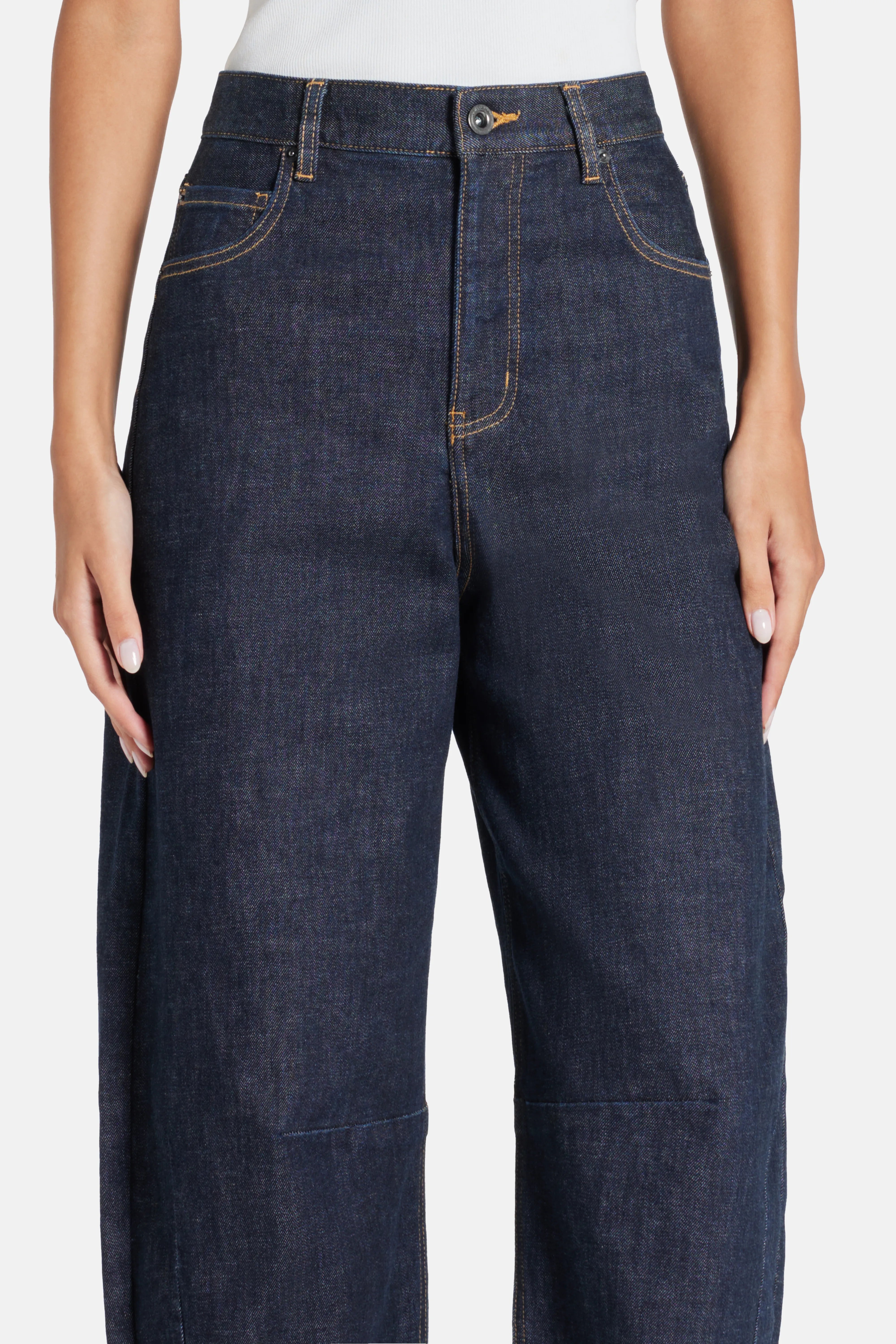 Cotton Barrel Jeans in Blue