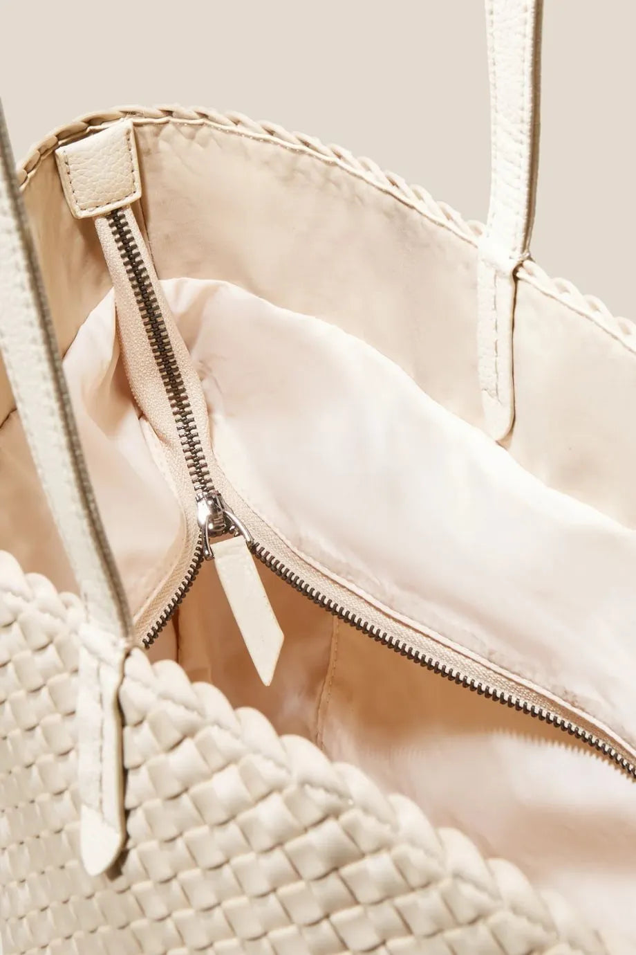 Jetsetter Woven Small Tote Bag in Beige