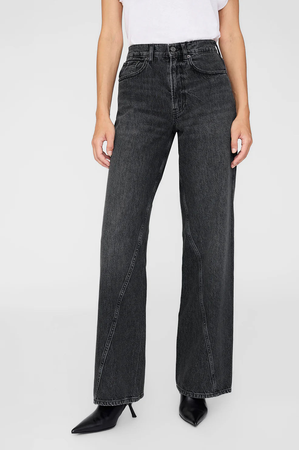 جينز بري من القطن والدنيم المغسول باللون الأسود