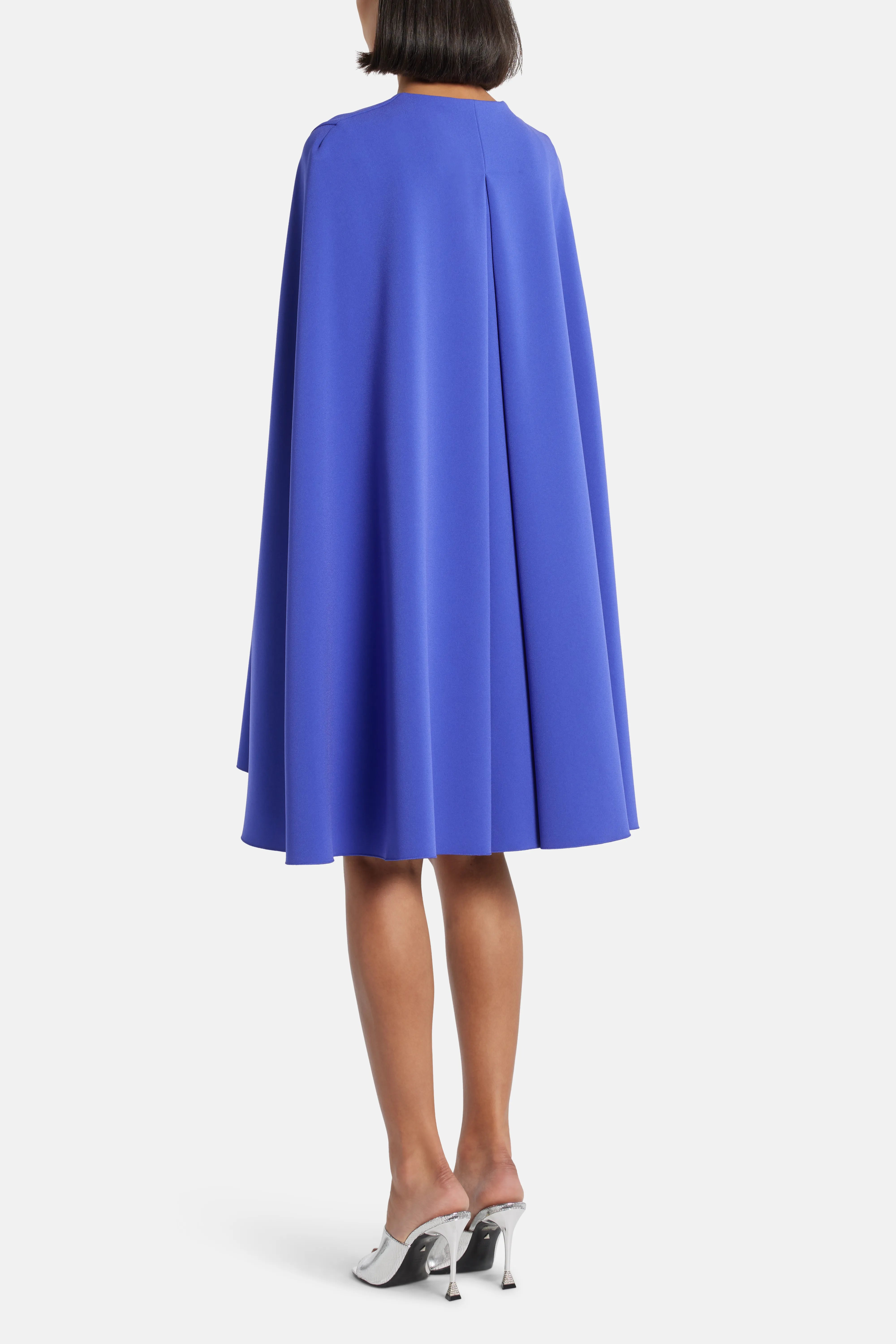 فستان تويغي قصير بأكمام واسعة باللون الأزرق