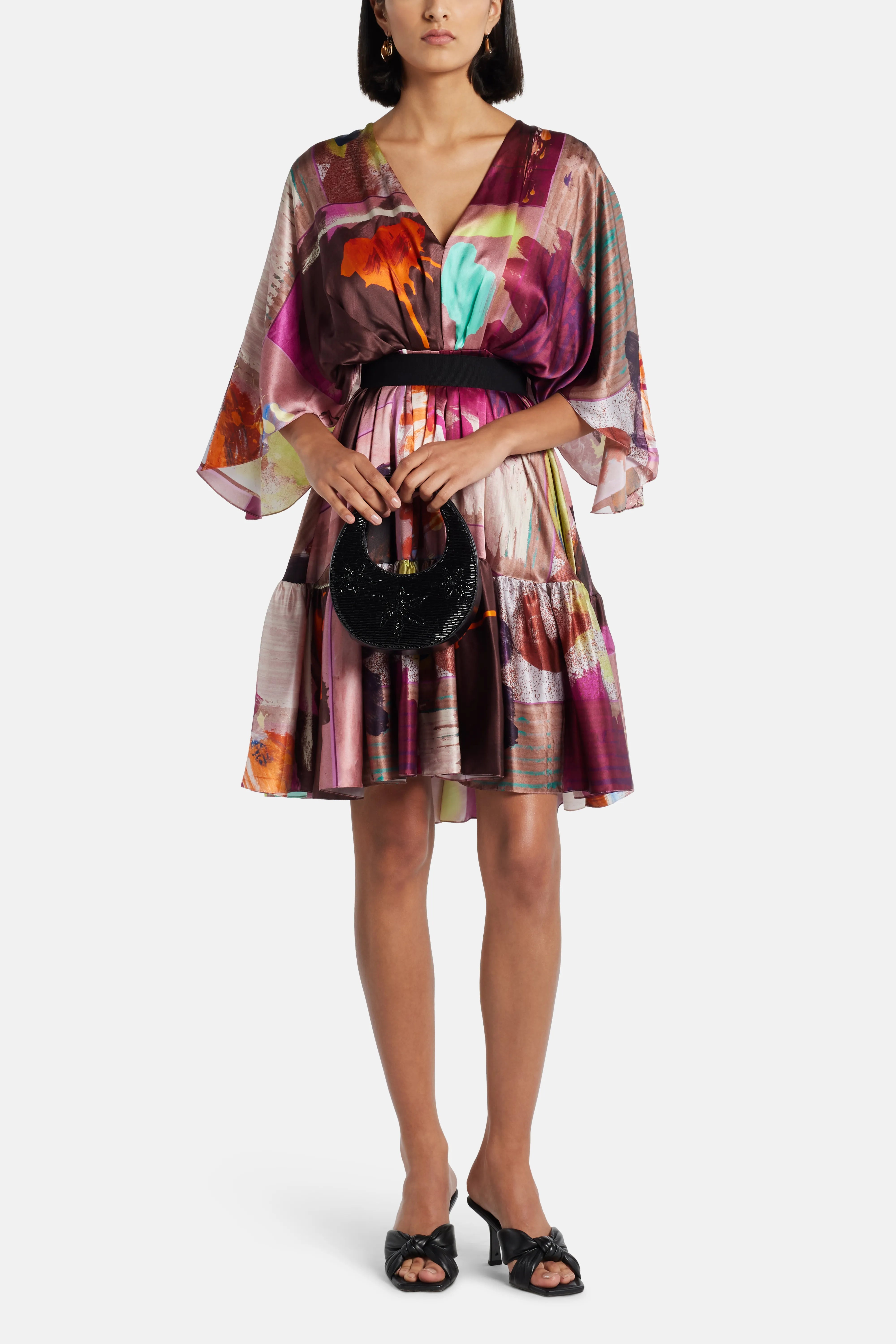 فستان ياسمين قصير من الحرير باللون الوردي